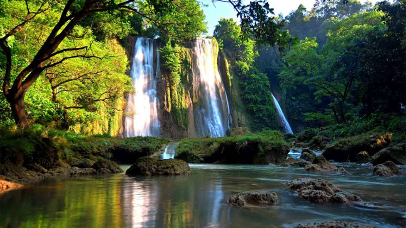 Curug Cikaso, Sukabumi.