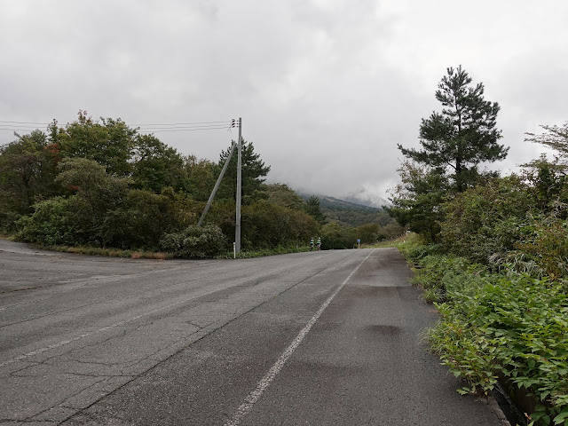 右手が香取草谷展望駐車場