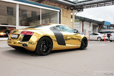 أودى 2012 - Audi R8 مطلية بالذهب من روسيا