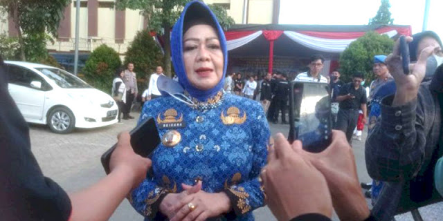 Buntut Pamer Koleksi Barang Mewah, Kadinkes Lampung Reihana Dikabarkan Diperiksa KPK Jumat Lusa