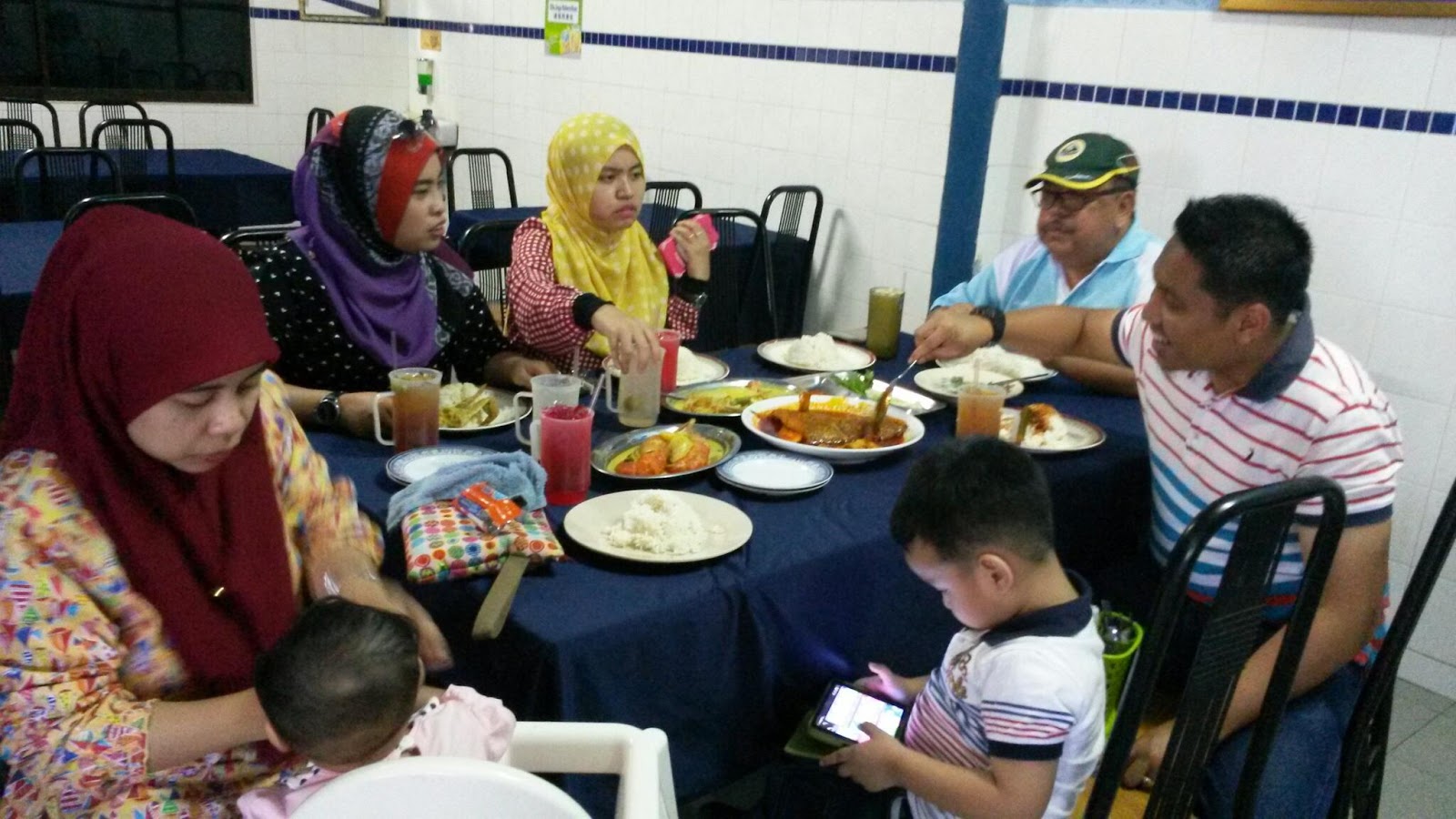 Restoren Kari Kepala Ikan Hj.Isenin Melaka - ♥♥ MAMA ...