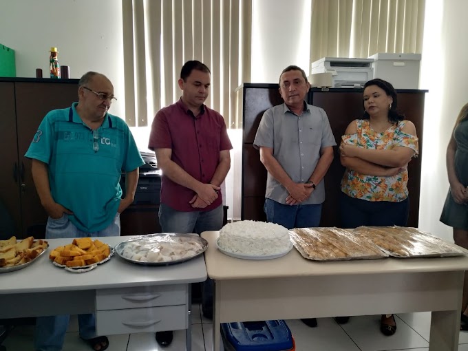 Prefeito Flavio de Beroi comemora o seu aniversario com café da manhã ao lado dos funcionários da prefeitura de Nova Cruz.