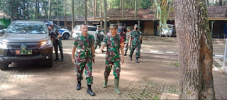 Kunjungan Kerja Irdam III Siliwangi Brigjen TNI Dadang Arif A dan Pabandya Bakti Letkol Inf S W Panaha di Situ Cisanti Wilayah Sektor 1