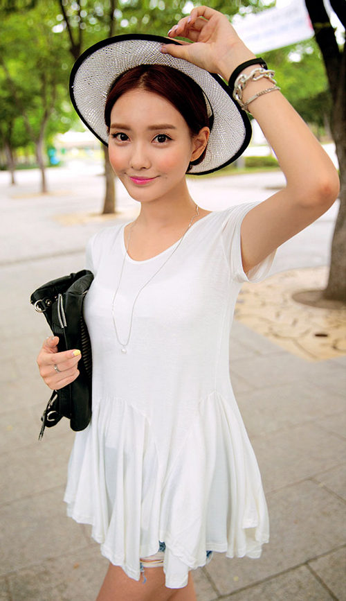 Flared Handkerchief Hem T-Shirt