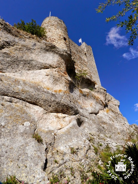 AIGUEZE (30) - Château-fort