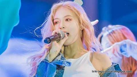 Lirik Lagu Hyuna – LIP & HIP dan Terjemahannya