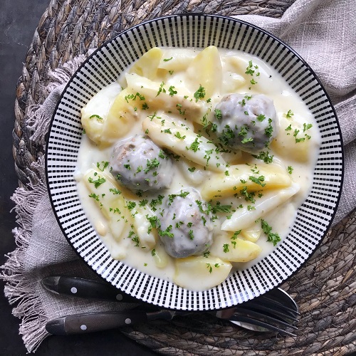 Spargel-Kartoffel-Ragout mit Kalbshackbällchen