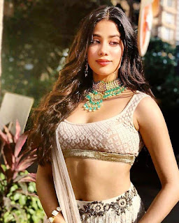 actress jhanvi kapoor photos