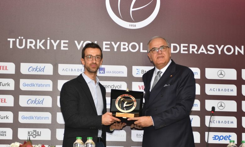 Lễ ký kết HLV trưởng đội tuyển bóng chuyền nữ Thổ Nhĩ Kỳ