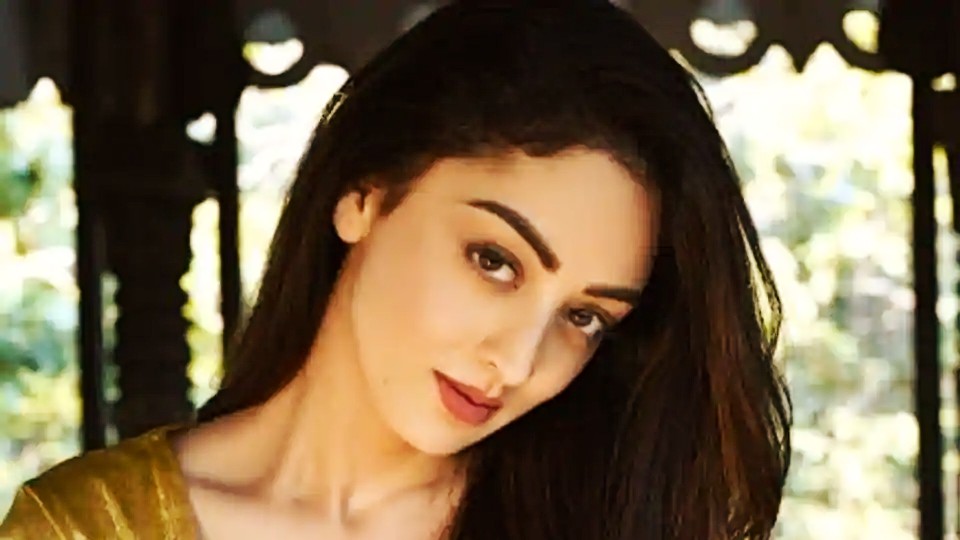 Actors gossips: Sandeepa Dhar Id wish to dig my teeth into substantial stuff instead of regular song and dance, and the web is giving me those chances