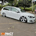 VW Golf Variant Mk7 com rodas fusca tsi aro 20 suspensão a ar