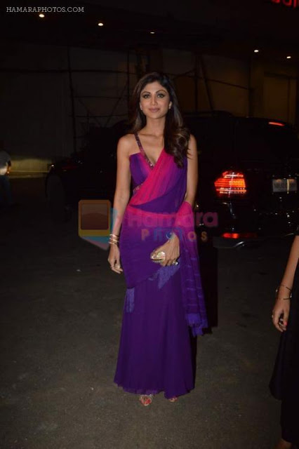 Shilpa Shetty Hot in Saree at Gulshan Kumar Tribute in Filmcity