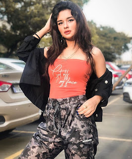 Avneet Kaur Images