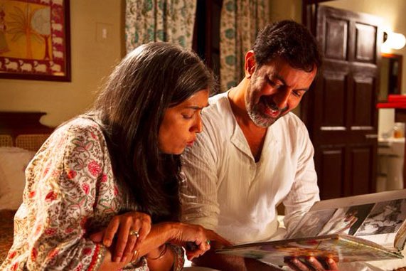 Ratna Pathak and Rajat Kapoor in Shakun Batra's Kapoor & Sons (2016)