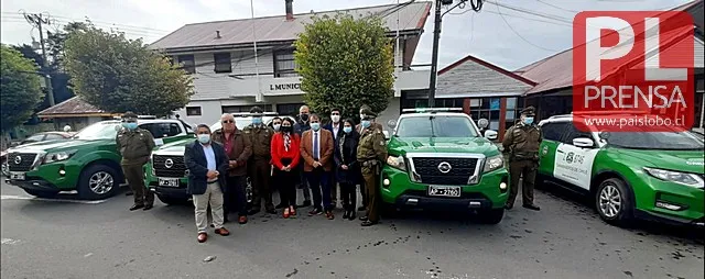 Entregan modernas camionetas a Carabineros de Puerto Octay