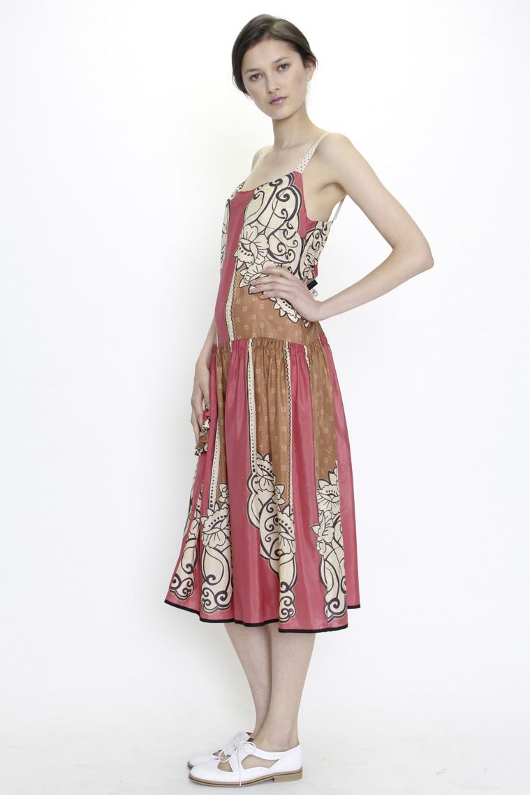  20 model dress batik  bali  modern dengan desain  cantik 