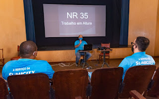 Trabalhadores recrutados no ‘Feirão Emprega Terê’ fazem treinamento para admissão