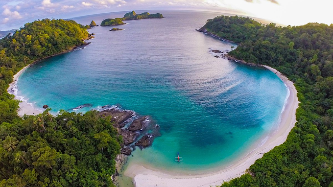  10 Wisata Pantai Banyuwangi yang Gak Kalah Indah Dibanding Bali