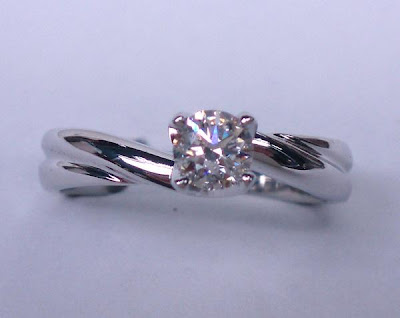 pictures with diamonds engagement ring