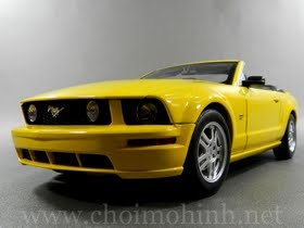 Xe mô hình tĩnh Ford Mustang GT Convertible hiệu AUTOart tỉ lệ 1:18