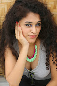 Soumya Sukumar latest hot gallery-thumbnail-29