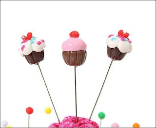 mini cupcakes stick pins