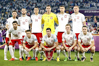 SELECCIÓN DE POLONIA. Temporada 2022-23. Matty Cash, Grzegorz Krychowiak, Jakub Kiwior, Wojciech Szczesny, Krystian Bielik, Kamil Glik. Bartosz Bereszynski, Przemyslaw Frankowski, Robert Lewandowski, Karol Swiderski, Piotr Zielinski. SELECCIÓN DE POLONIA 0 SELECCIÓN DE ARGENTINA 2 Miércoles 30/11/2022, 20:00 horas. XXII Copa Mundial de fútbol de la FIFA Catar 2022, fase de grupos, Grupo C, jornada 3. Doha, Catar, estadio 974: 44.089 espectadores. GOLES: ⚽0-1: 46’, Alexis Mac Allister. ⚽0-2: 67’, Julián Álvarez.