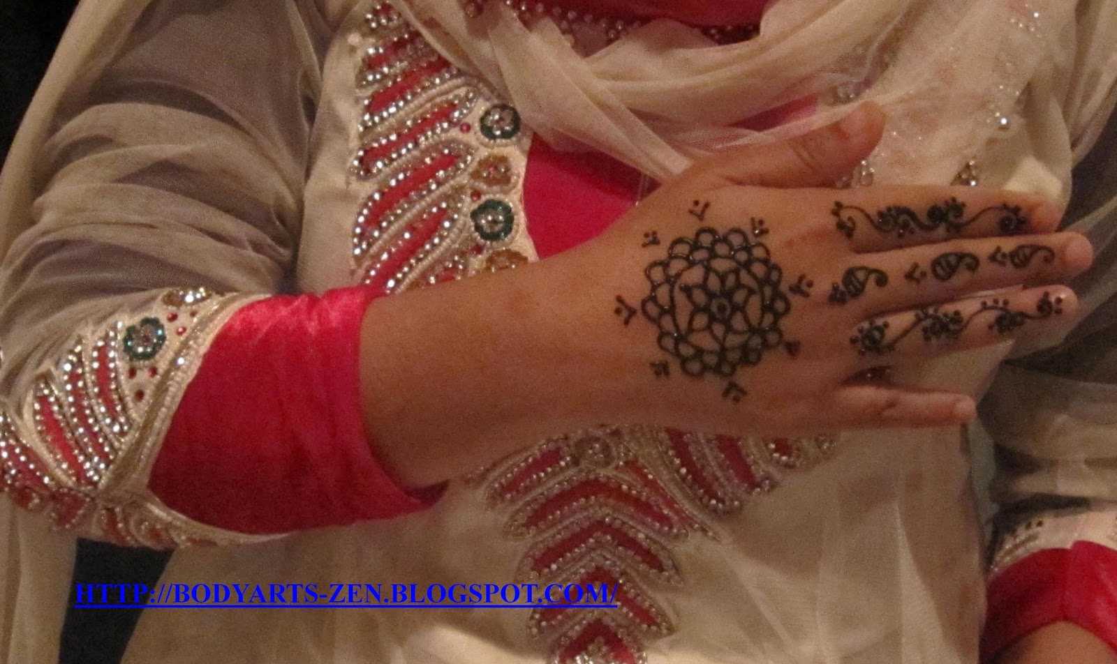 FACE PAINTING (KL), BODY ART, HENNA TATTOO: HENNA and Gold ...