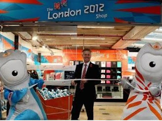 Official London 2012 Shop - в магазинах Лондона вы можете  купить  сувениры  олимпиады