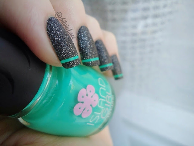 Silvia Lace Nails: Textured nail art with a subtle splash of neon