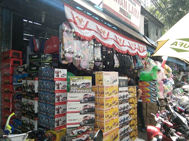  Pasar  Gembrong Pusatnya Mainan  Di Timur Jakarta Yang akan 
