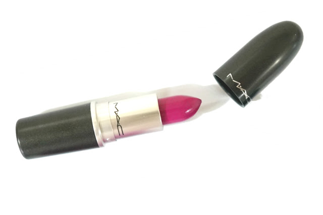 MAC Lipstick in Flat Out Fabulous (Retro Matte) 