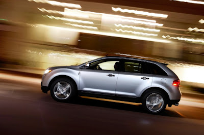 2011 Lincoln MKX Side Action View