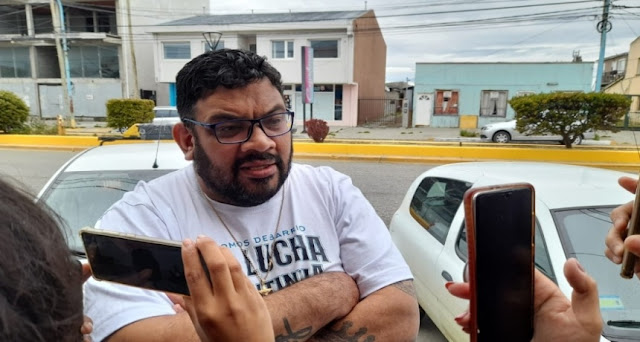 El Sindicato de Camioneros, representado por Guillermo Vargas, secretario de Prensa del gremio, confirmó un paro total para el próximo miércoles 30 de octubre. La medida afectará todas las ramas de la actividad, y según Vargas, responde al "malestar total" generado por las políticas del gobierno nacional, que han empeorado la situación social y laboral del país.