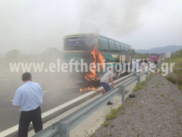 Φωτιά σε λεωφορείο του ΚΤΕΛ Μεσσηνίας -Τρομοκρατημένοι επιβάτες έτρεχαν να σωθούν