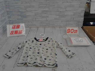 中古品　子供服　９０ｃｍ　3can4one 　星プリント　長袖Tシャツ　３３０円