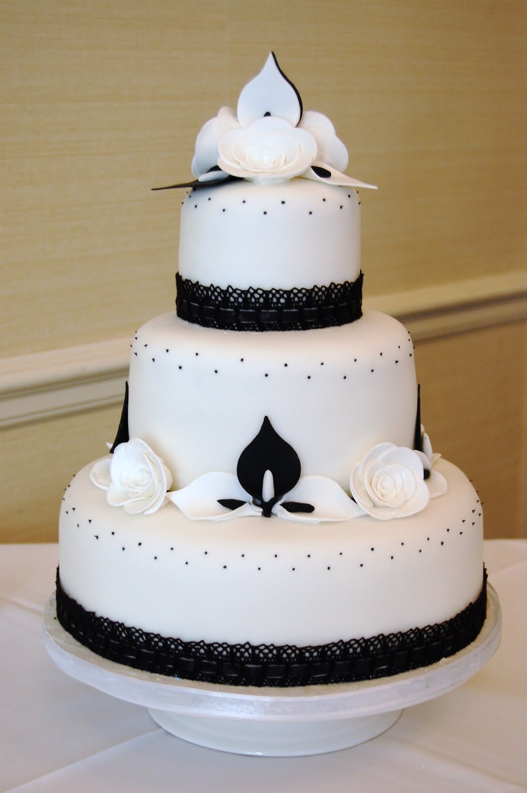 elegant wedding cakes with