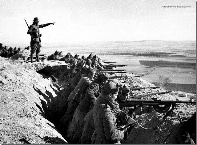 Italian soldiers in Spain Spanish civil war