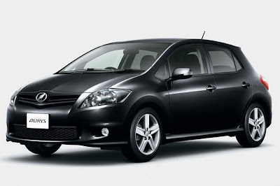 2010 Toyota Auris Front Angle View