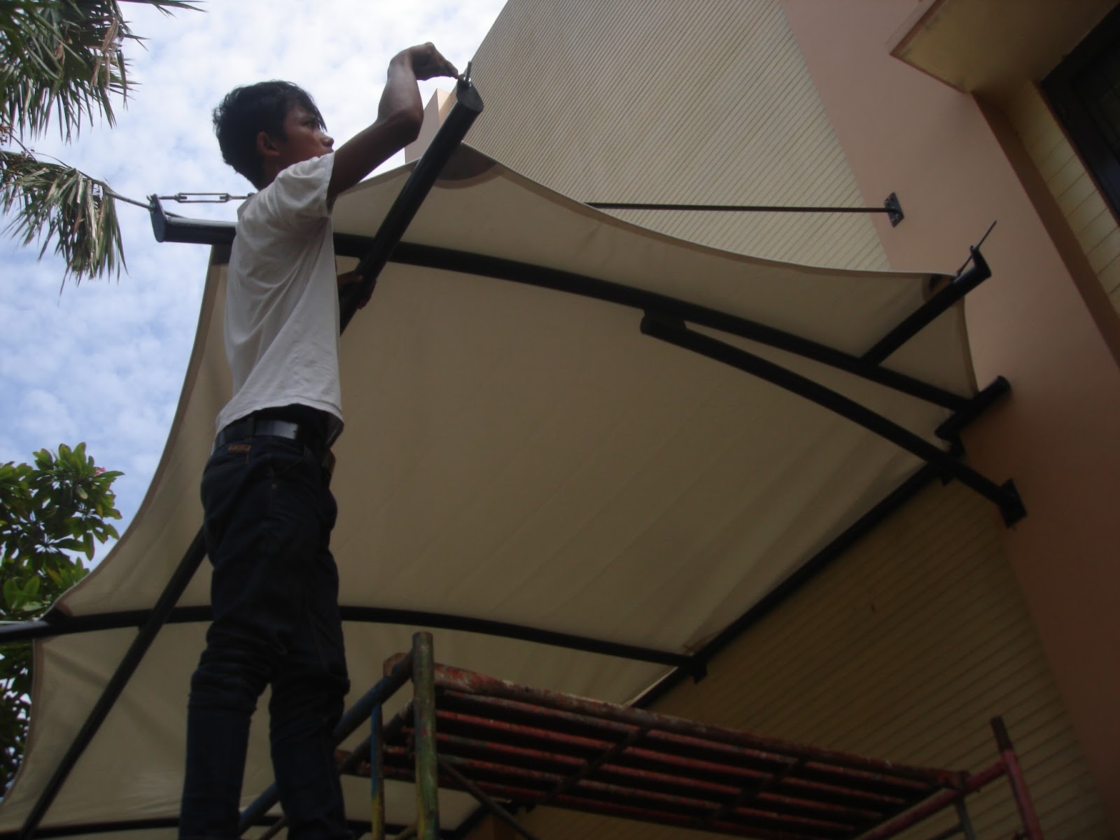 Jasa Tukang Pasang Awning Kain Ganti Daun CANOPY Kain