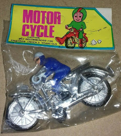 Bicycle Race; Blister Pack; Board Game Motorbikes; Board Game Motorcycles; Bottle Bag; Carded Toy; Guarda Civil; Guisval Motorcycle; Guisval Toy Soldiers; Hunson JPW; Lego Pedestrians; Legot; Lik Be Droids; Lik Be LB; Lik Be LP; Lik Be Robots; Lion Toy; Motorbike; Motorcycle; Motorcycle Rider; Motorcycle Toys; Police Motorcycle; Rack Toy Month; Rack Toys; Red Deer Toys; RTM; Small Scale Tank; smallscaleworld.blogspot.com; Super Bikes;