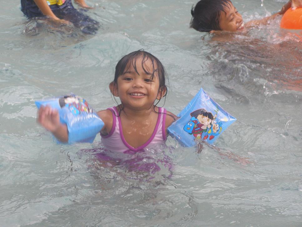 Blog Arena Ajarlah Anak Anak Berenang 