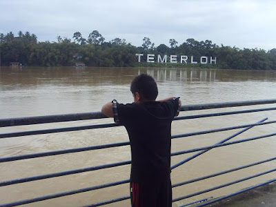 Mersing.my: Banjir Temerloh 2011: Titi Gantung Baru di 
