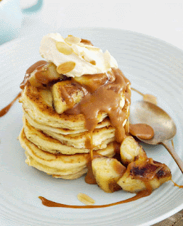 Fluffy Ricotta pancakes with caramelised bananas