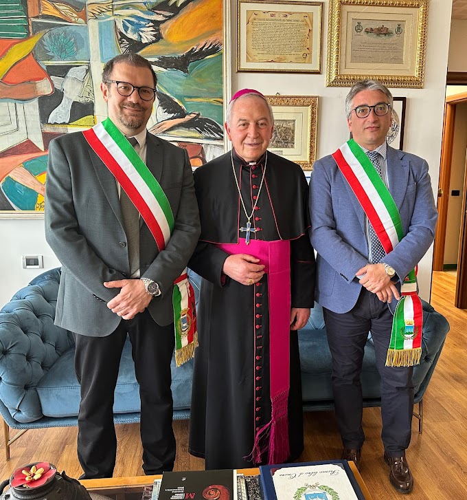 Matera: il saluto del sindaco Bennardi all'arcivescovo monsignor Salvatore Ligorio