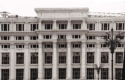 Bucarest, boulevard Unirii, Bibliothèque nationale, © Louis Gigout, 1997