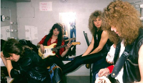 Fotografías en el Backstage de míticas bandas de Rock y Metal durante los 80