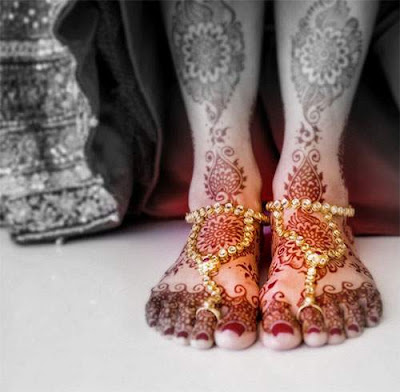 Contoh Gambar Desain Motif Henna di Kaki Untuk Pernikahan