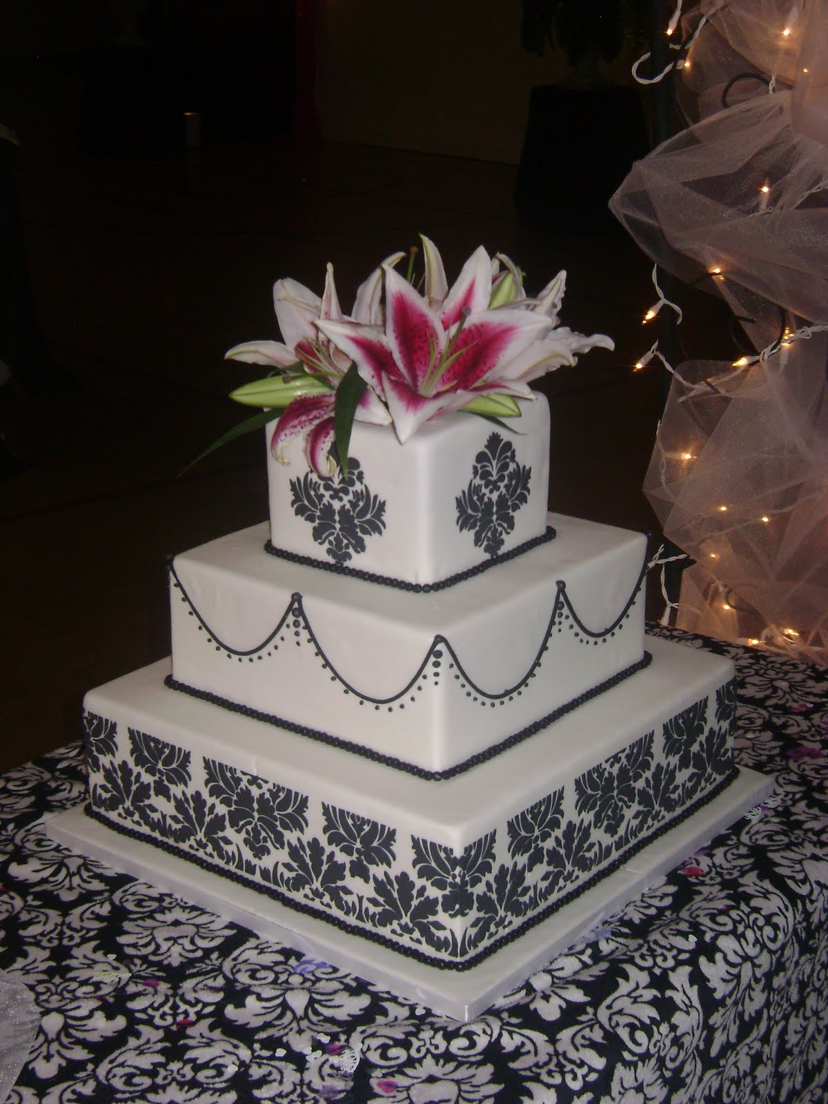 damask wedding cake