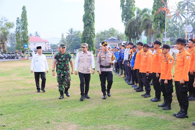 Kapolres Solok Kota Pimpin Apel Gelar Pasukan Antisipasi Karhutla di Balai Kota Solok